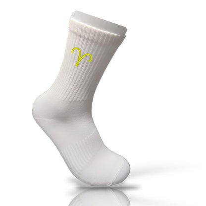 Personalisierte SOCKEN mit Sternzeichen Widder-Sign und Wunschtext bestickt